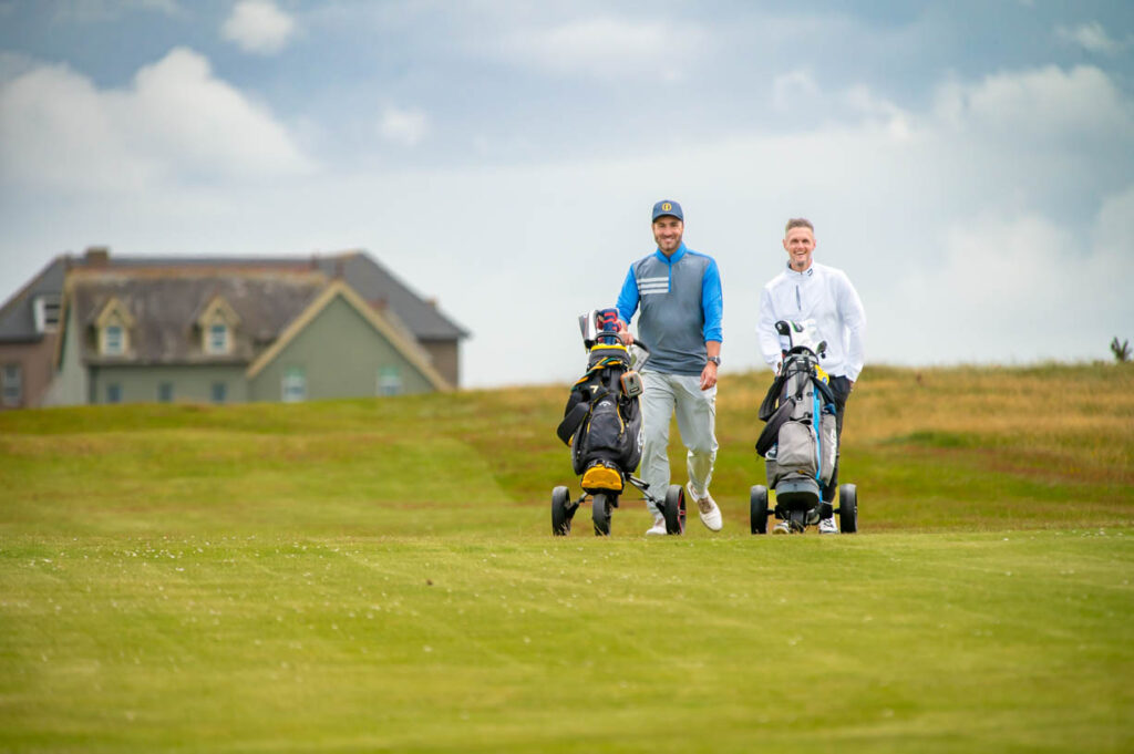 A picture of 2 golfers