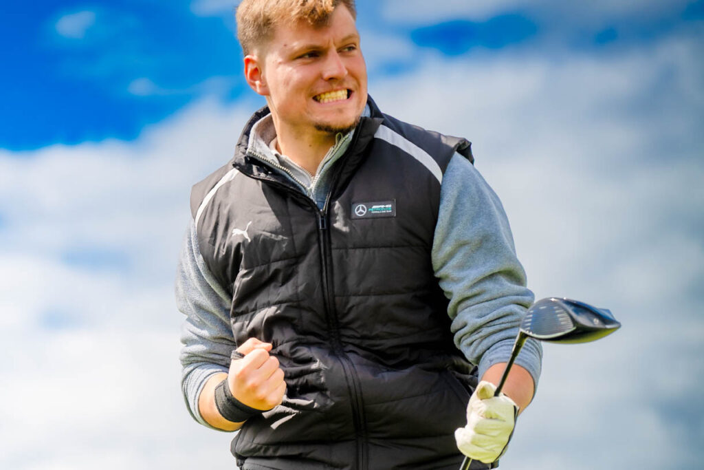 A picture of a male golfer